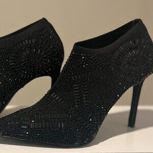 Thalia Sodi Black high heel pumps